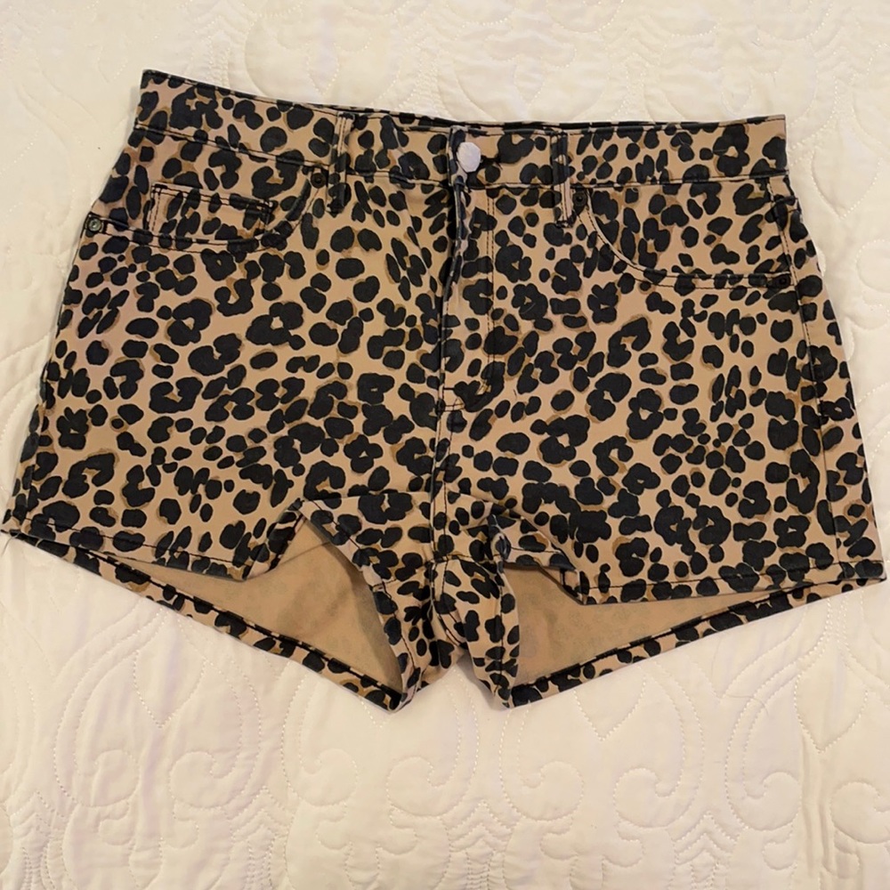 NWOT Juicy Couture leopard print short shorts CUTE